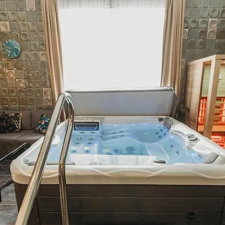 Luxury With Sauna And Jacuzzi Budapesta
